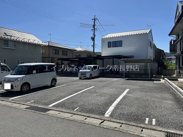 サンフレグランス和Ｓ 駐車場