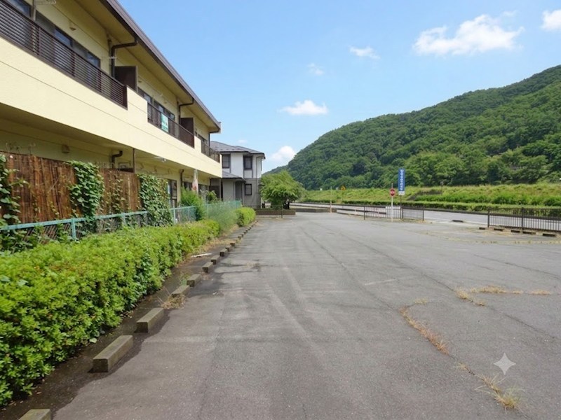 コーポ堀 駐車場