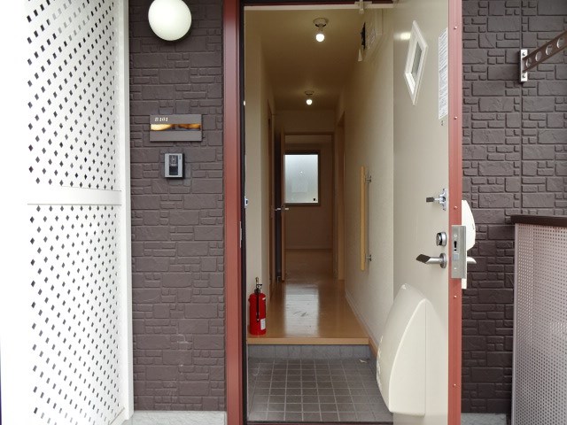 ウィズライフ　Ｂ 玄関
