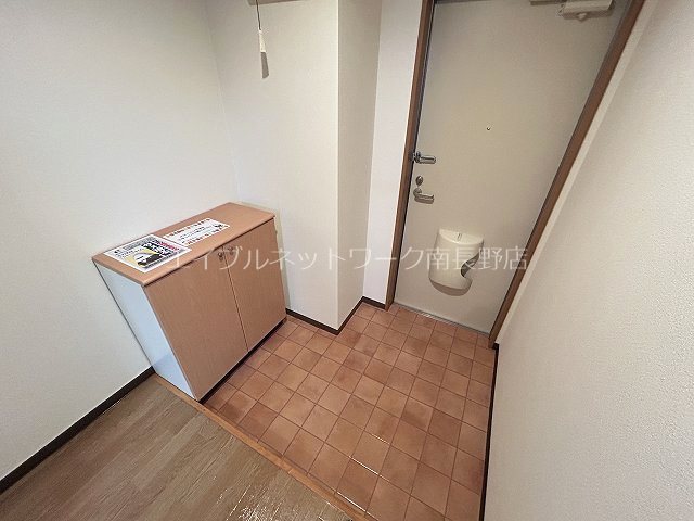 サープラス　ブライト 玄関