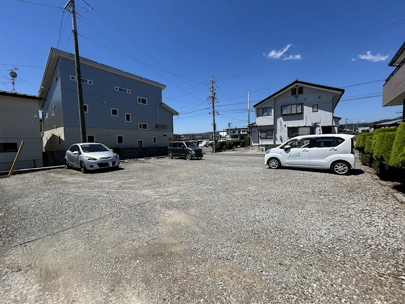 ガーデンハイツヤザキ 駐車場