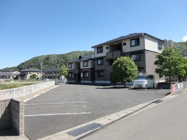 サンハイツB 駐車場