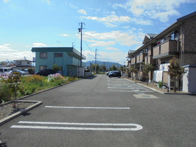 シェリール朝陽Ｃ 駐車場