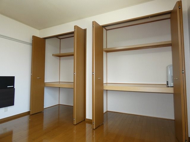 ボーンルリＣ 収納