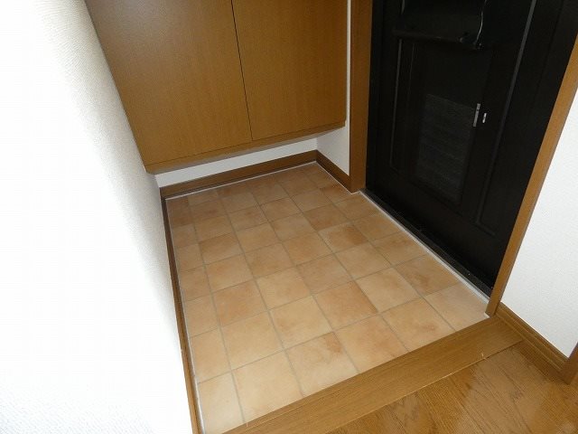 ボーンルリＣ 玄関