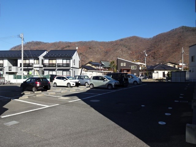 エディビレッヂＢ 駐車場