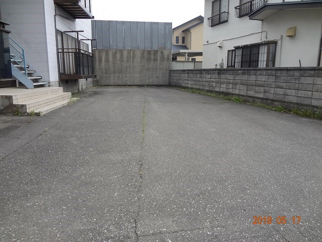 ハイツ御園 駐車場
