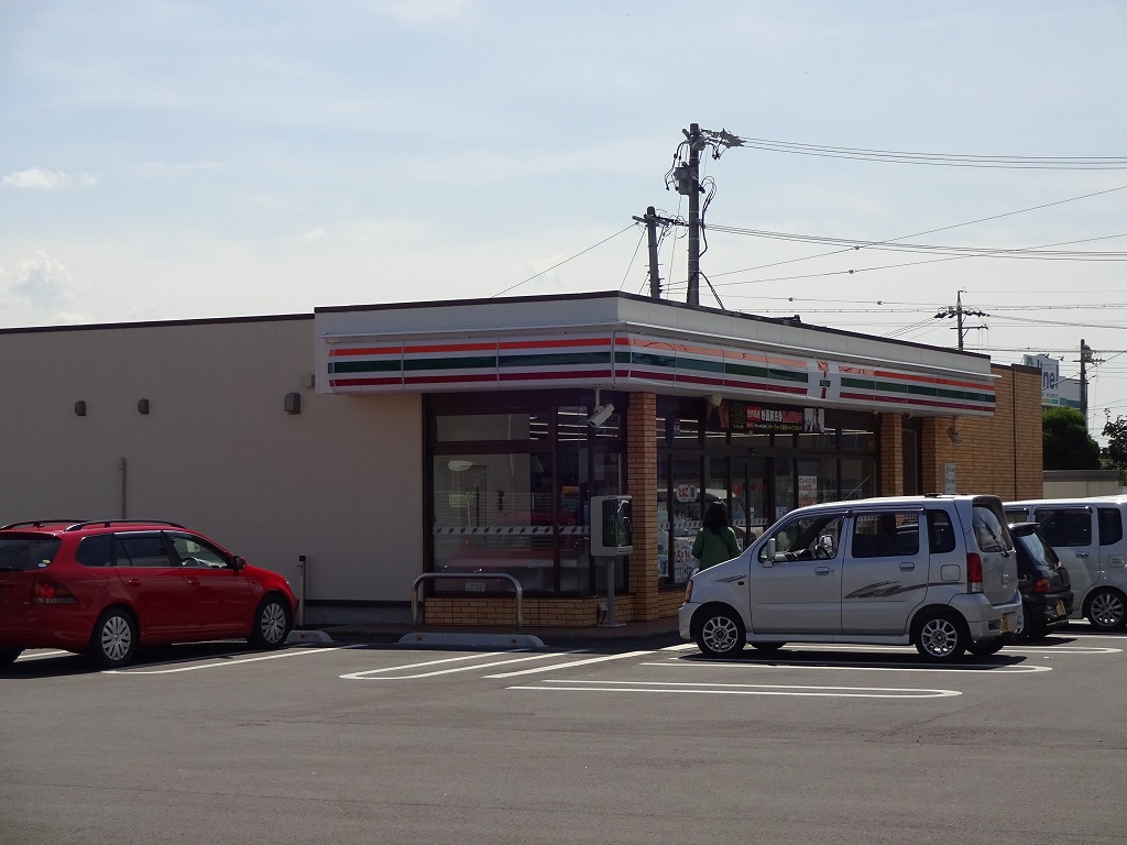 ハイツ御園 コンビニ