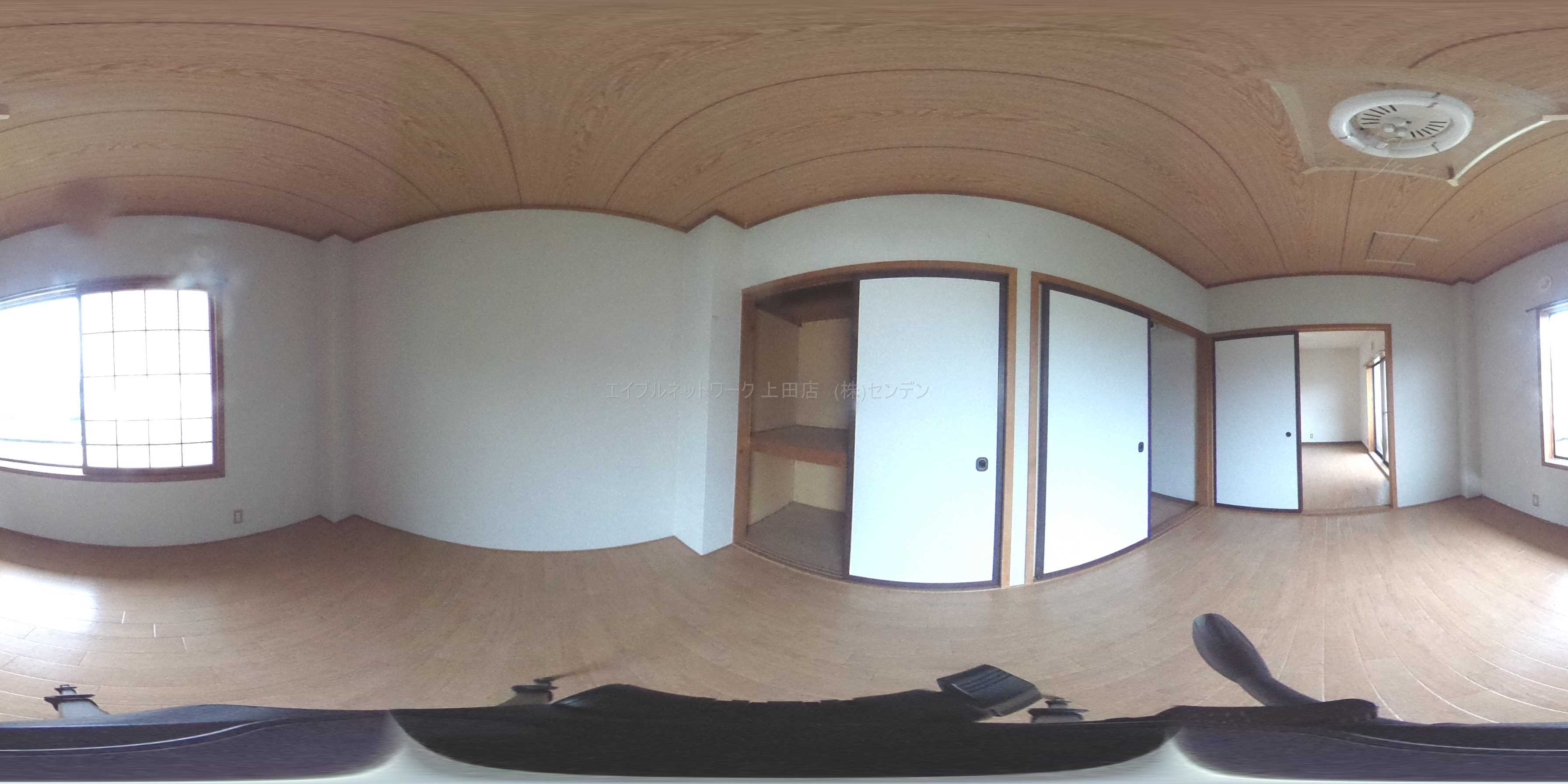 長野県東御市田中 洋室