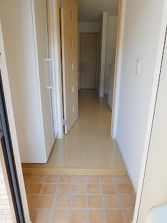 アイリス・S 玄関
