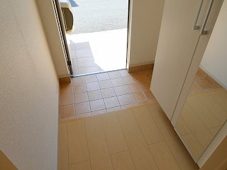アイリス・S 玄関