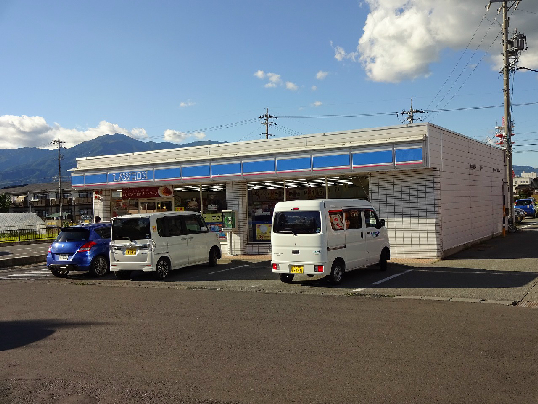 メゾニティ三峯Ｂ棟 コンビニ