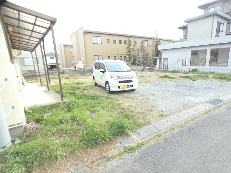 ヴィラ笠原 駐車場