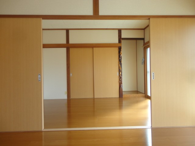 北沢貸家（青木島）4号 リビング