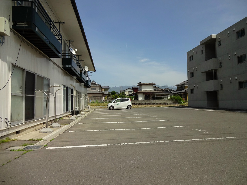 楓青山ハイツＢ 駐車場