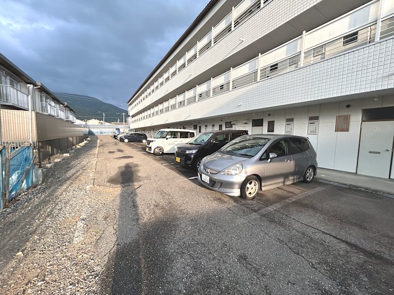 アップルズＮ 駐車場
