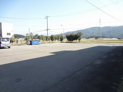 ナトゥーア西春近Ⅱ 駐車場