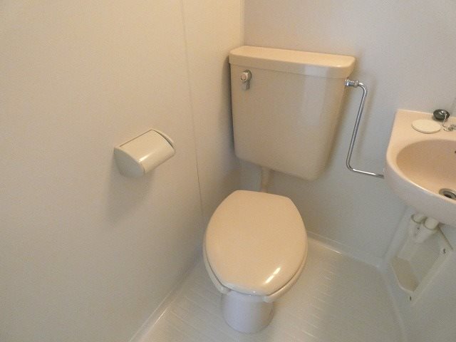 ハイツエーデルワイス トイレ