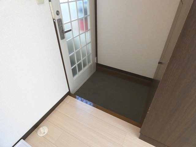ハイツエーデルワイス 玄関