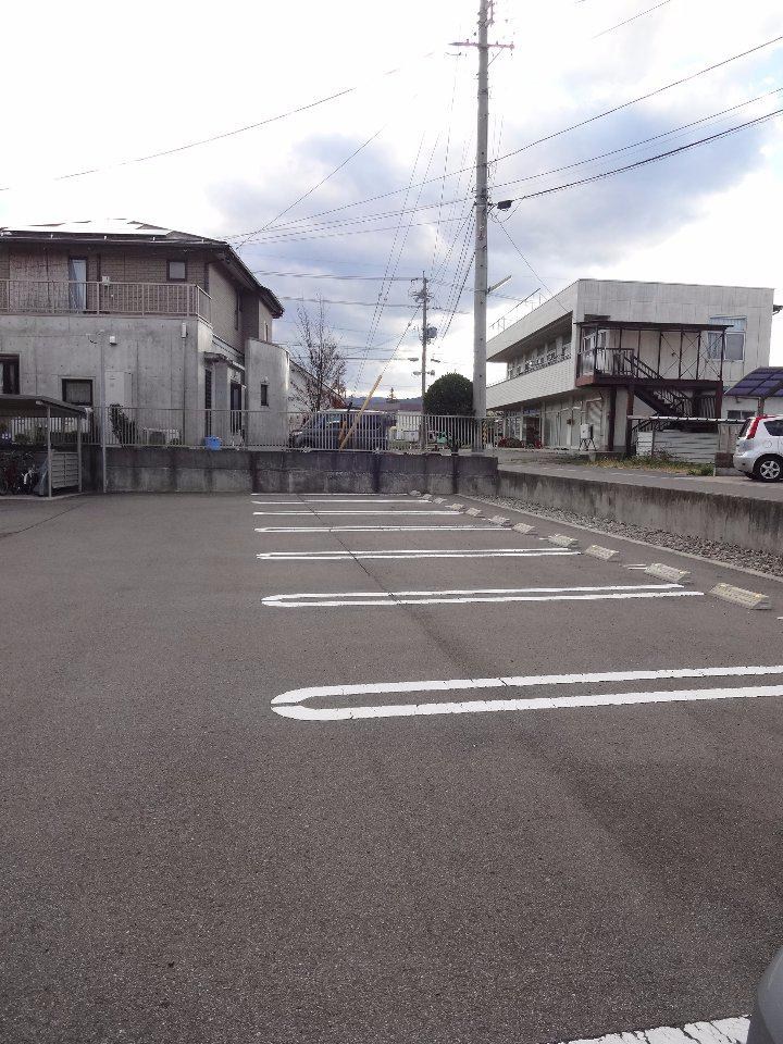 ベル・フィオーレ 駐車場