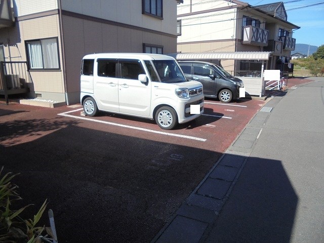 ディアスみやざわＢ 駐車場