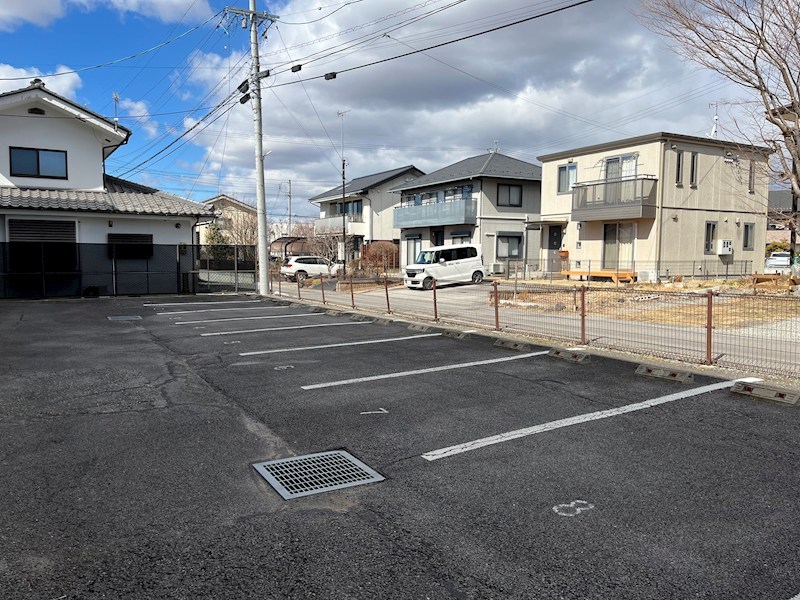 エクセリーナ咲 駐車場