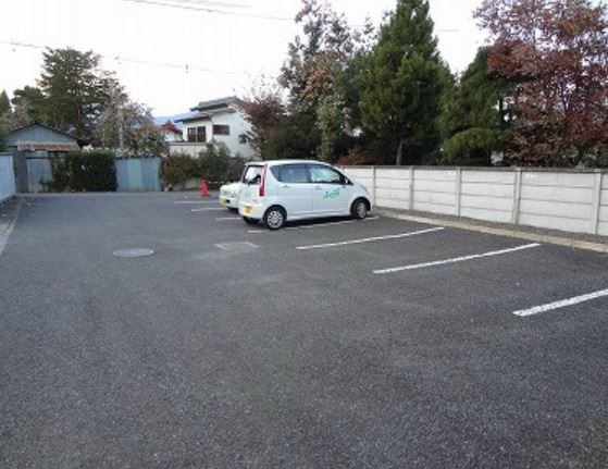 セジュールやまびこ 駐車場