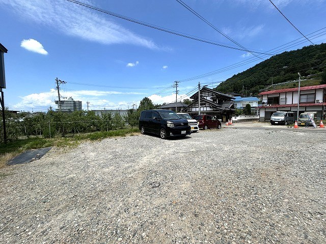 愛山荘 駐車場