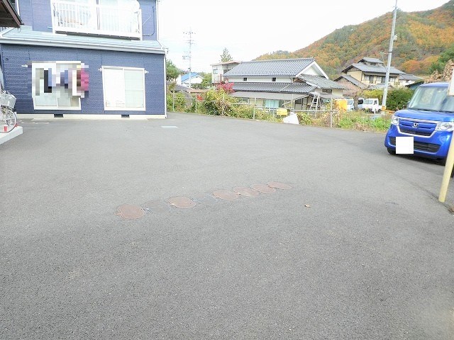 パールハイツ坂田 駐車場