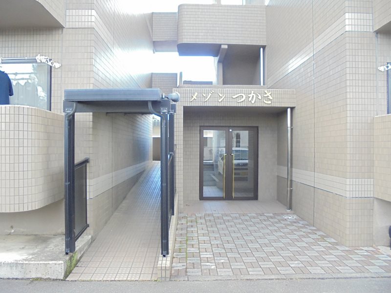 メゾン・つかさ エントランス