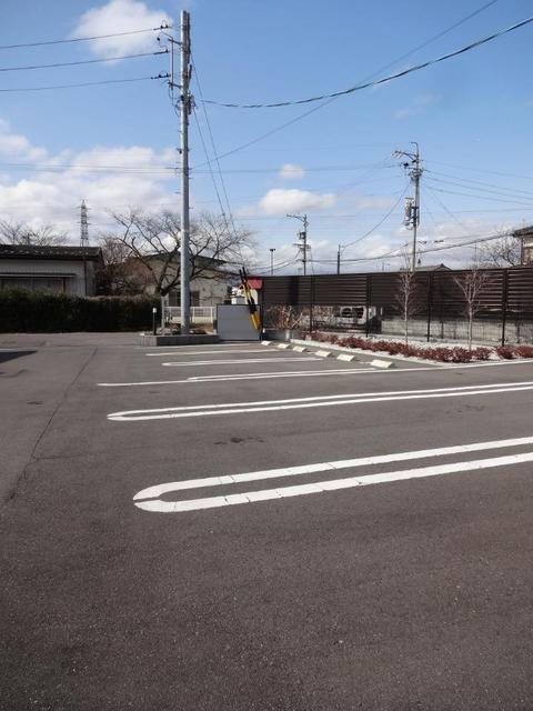 カーサヴェルデ 駐車場