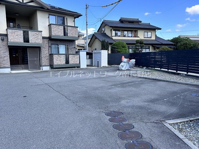ウィルモアＨＡＲＡ 駐車場