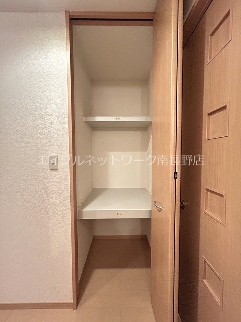 ウィルモアＨＡＲＡ 収納