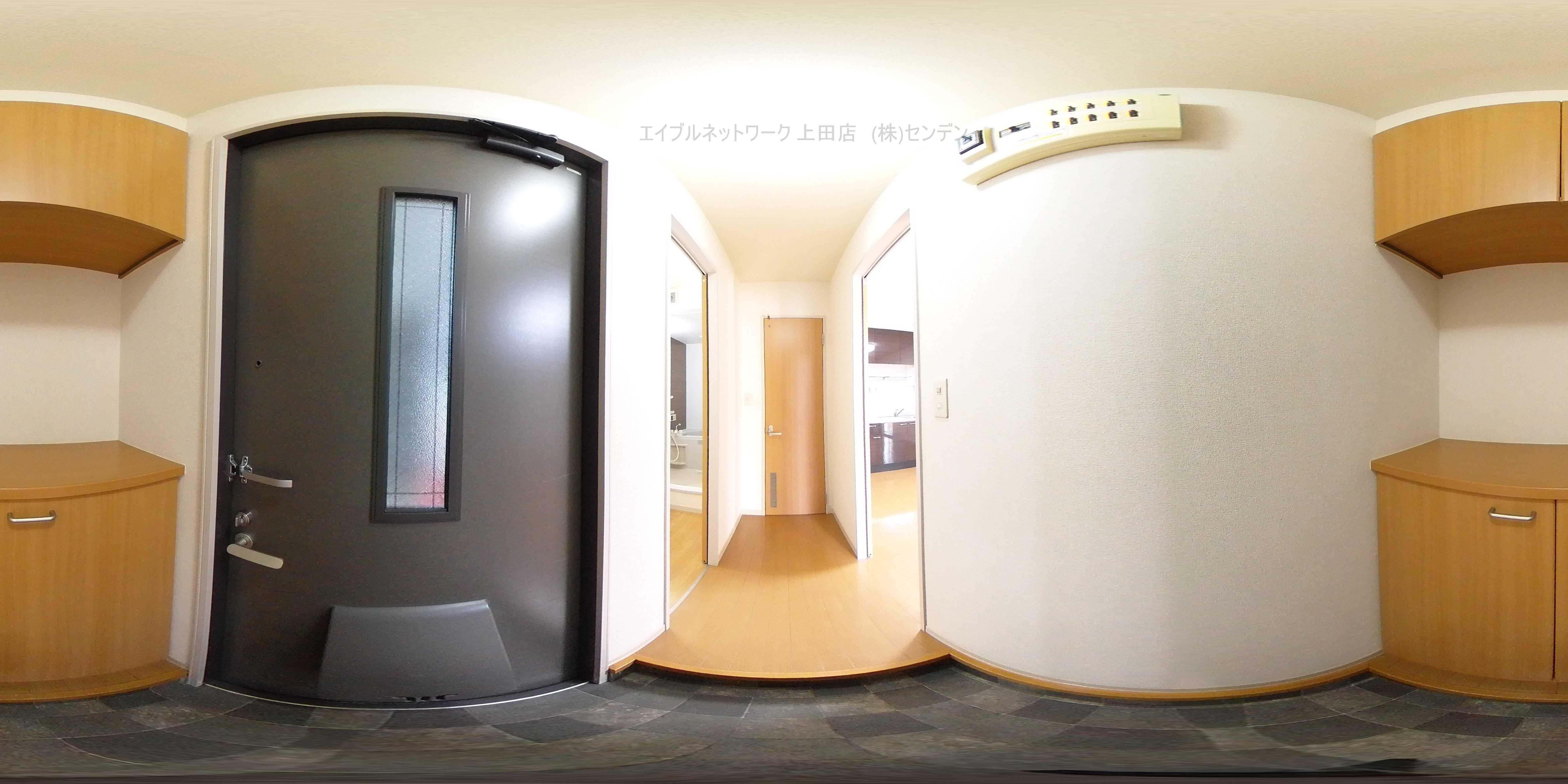 プレシアスコートA棟 玄関