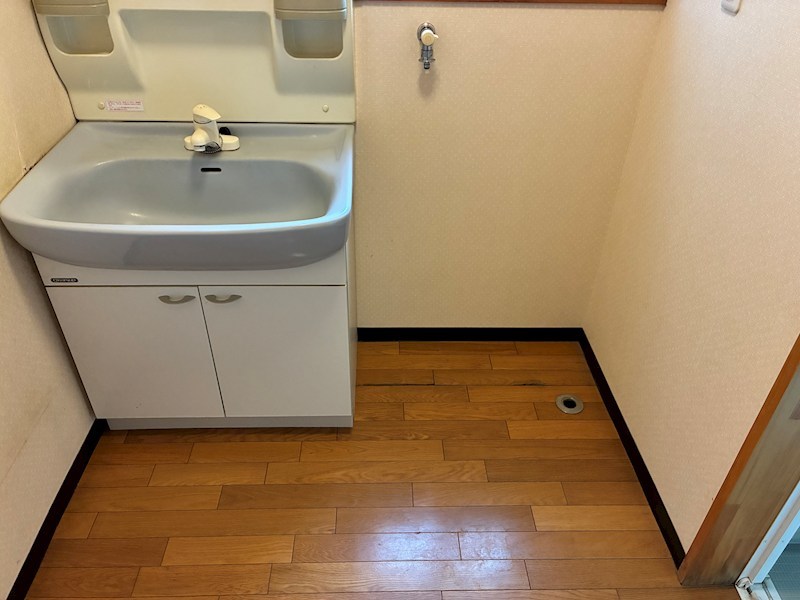 長野県安曇野市堀金烏川 洗面所