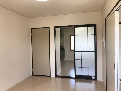 コマバハイムA 収納
