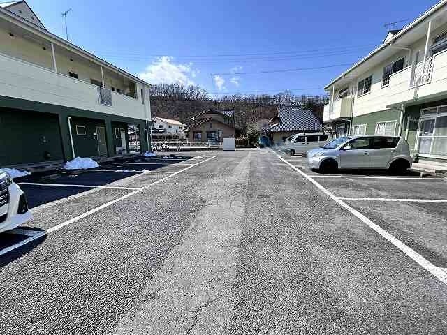 コーポ青垣 Ａ 駐車場