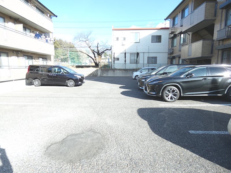 グランディールMOMOSE　B 駐車場
