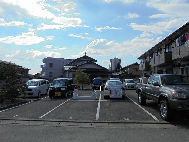 パークサイド石渡 駐車場