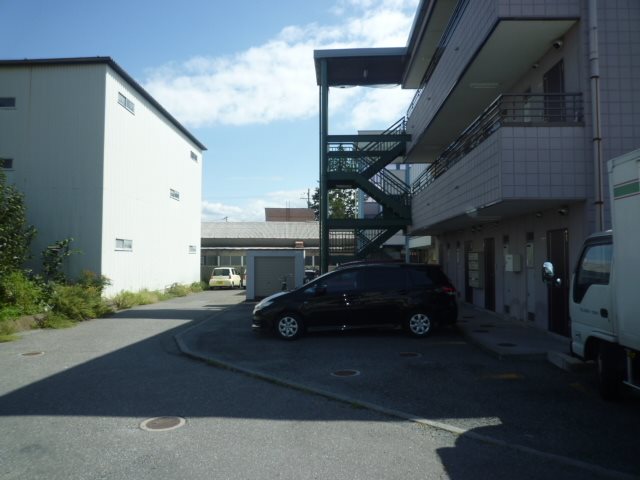 アコール北条 駐車場