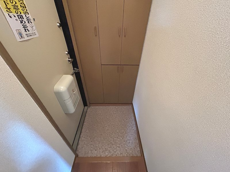 ウィステリア沢村Ａ 玄関