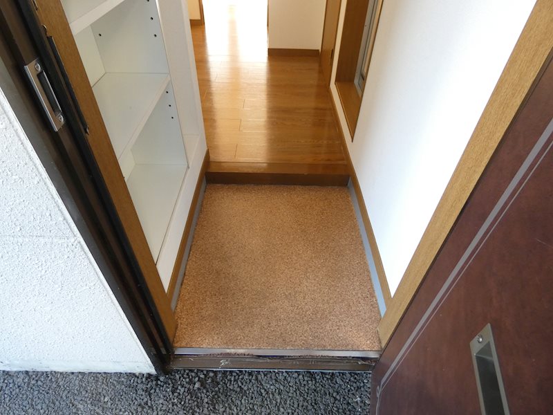 シャイニングタウン 玄関