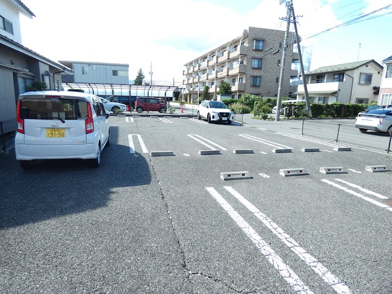 長野県塩尻市広丘堅石 駐車場