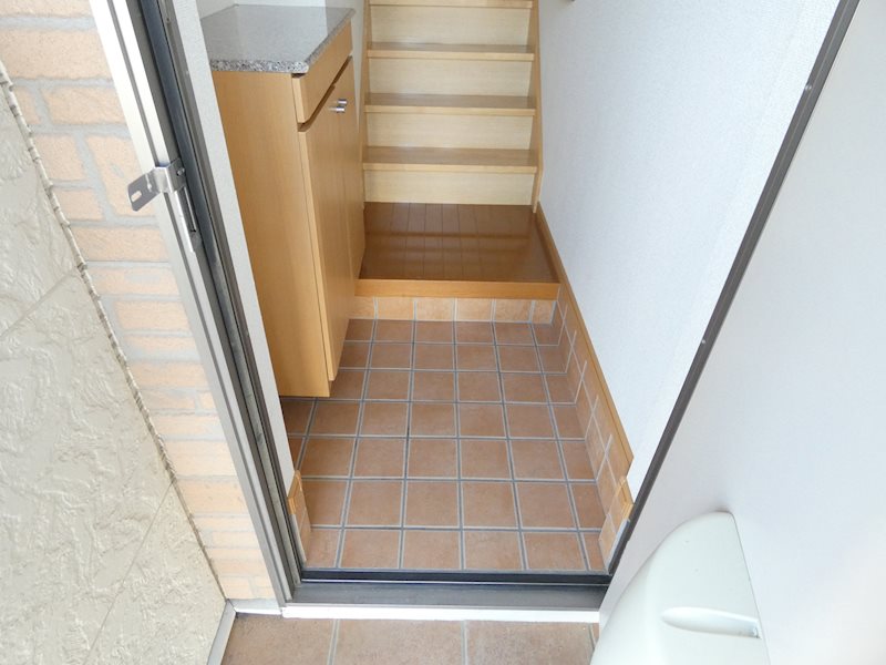 長野県塩尻市広丘堅石 玄関