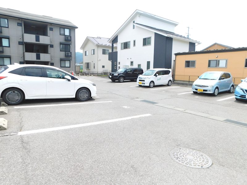 ウィスタリアA 駐車場