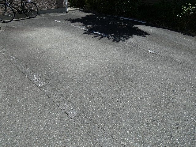 コーポしろきや 駐車場