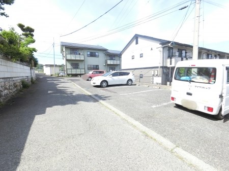 グランドール沢村Ａ 駐車場