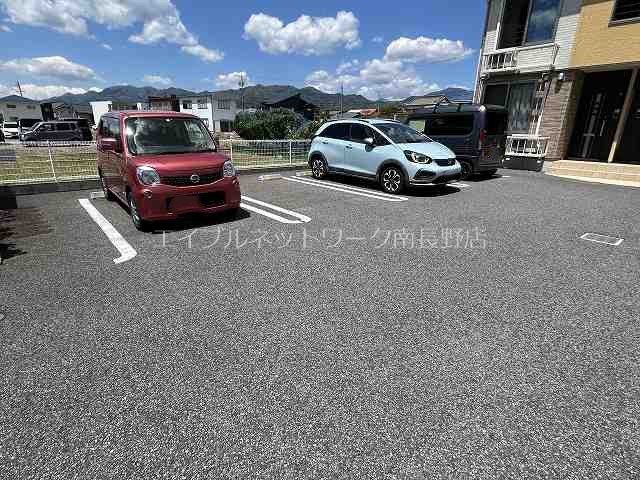 ヴィラフェリーチェ 駐車場