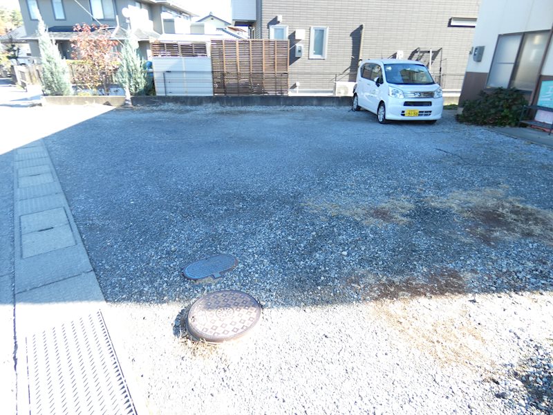 笠原学園原新田教場アパート 駐車場