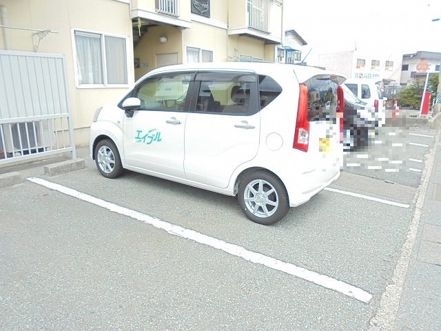 スクエアーハウス 駐車場